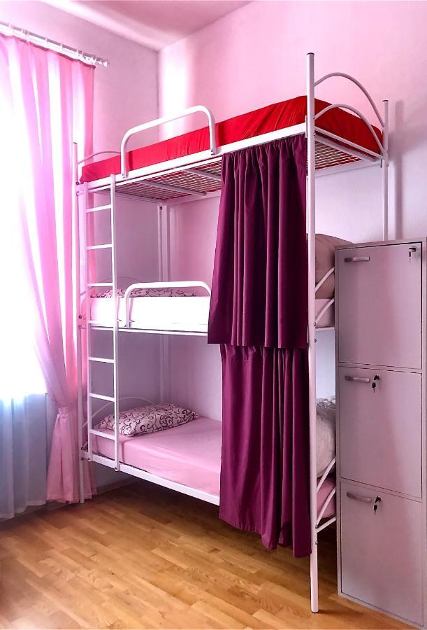 Pandeson Hostel Dnipro Bagian luar foto